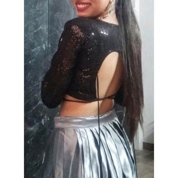 Pleated lehanga & shimmer blouse set - Picture 2 of 5